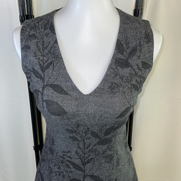 Banana Republic Sleeveless Dress Size 0 EUC - Picture 3 of 12